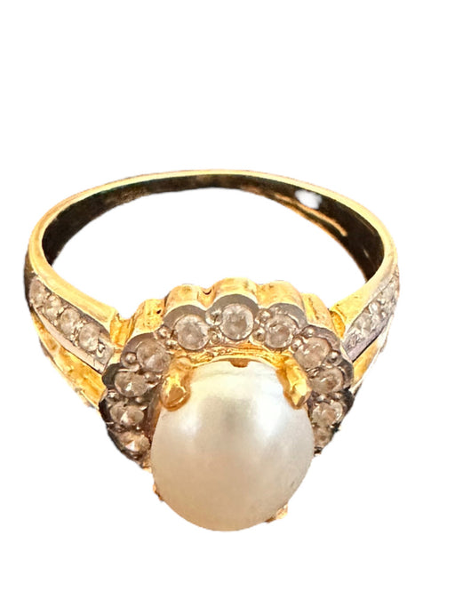 18k Gold and Pearl Ring. Birthstone Ring, Engagement Ring, Cocktail Ring Size 6.7, Vintage-EZ Jewelry and Decor