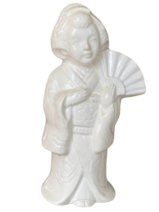 White porcelain statue of a traditional Japanese geisha holding a fan with intricate kimono details. - Vintage Japanese Geisha, Benihana Statue White Porcelain - Decoration Color_White, Decoration Price_under 100, Decoration Size_Small, Decoration Style_Traditional, Decoration_ Porcelain / ceramic - Default Title - EZ Art, Decor & Jewelry