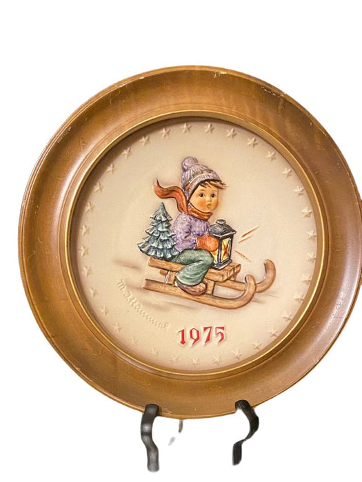 Annual Plate 1975 RideInto ChristmasVintage Goebel Hummel Annual Plate #268