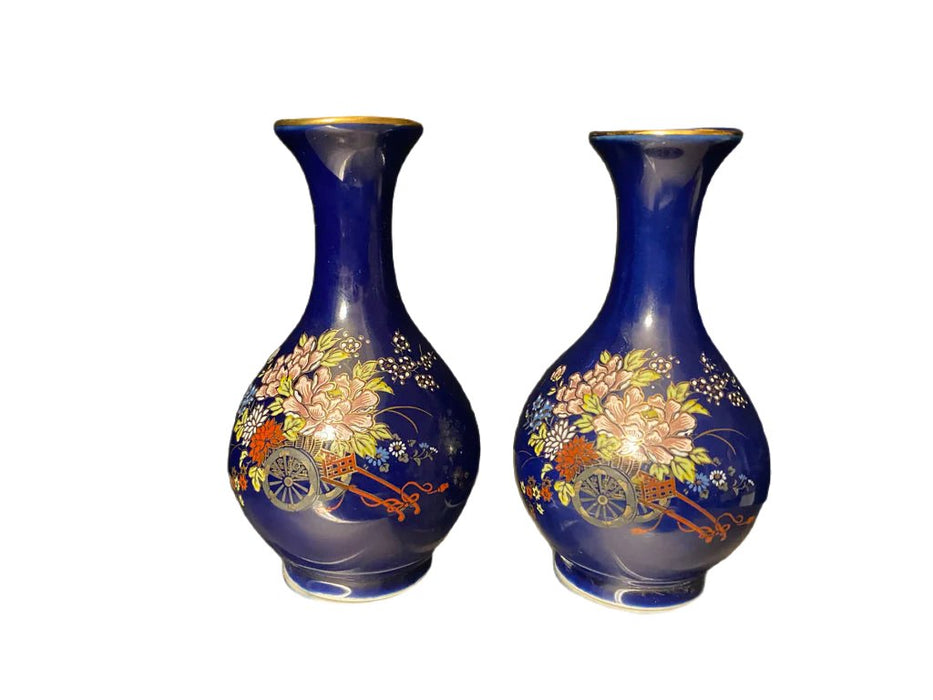 A Pair of hand painted Japanese vases 5”
