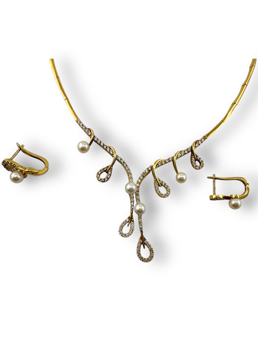 18k Necklace and Earrings Set, Drops motives  Design. 16.5in 26 grams