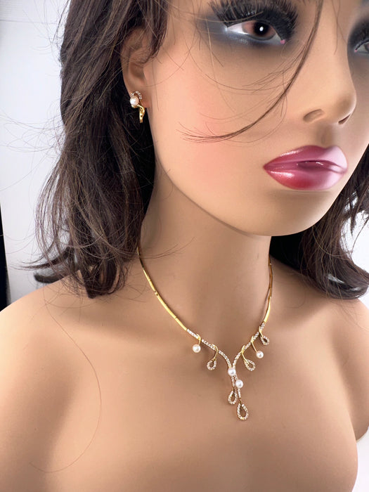 18k Necklace and Earrings Set, Drops motives  Design. 16.5in 26 grams