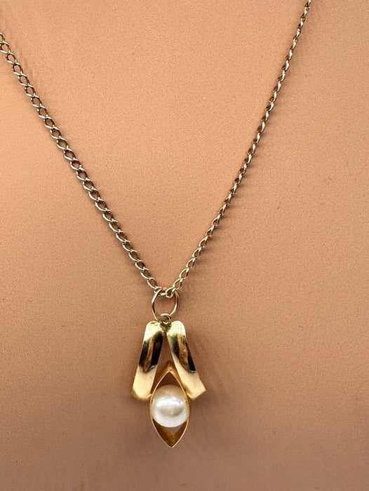 18k Gold Pendant on 10K Gold Chain 21”-EZ Jewelry and Decor