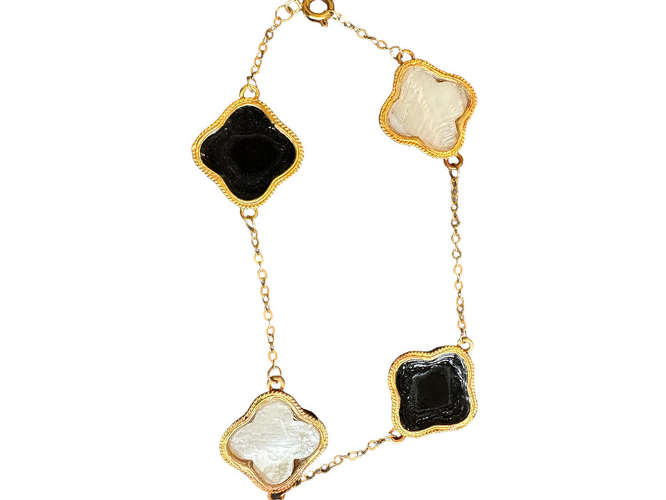 18k Gold Bracelet with Mother of Pearl and Onyx Clover , 4 motifs, 8.5”. 8.7g-EZ Jewelry and Decor