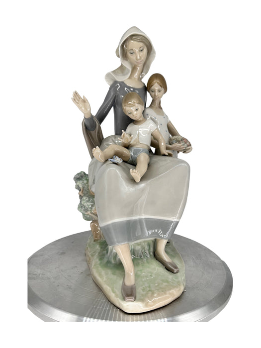 Retired Lladro Mother Figurine, Glazed, Made in Spain 15”-EZ Jewelry and Decor