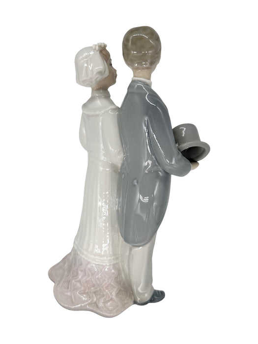 Retired Lladro Wedding Figurine, Handmade in Spain, 7.7in-EZ Jewelry and Decor