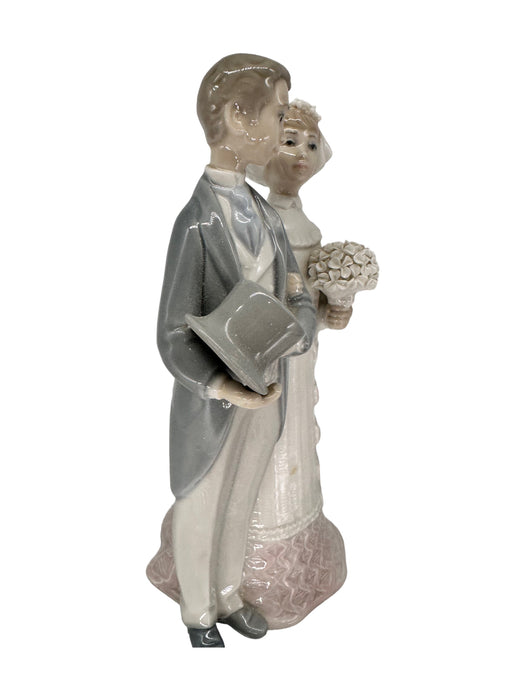 Retired Lladro Wedding Figurine, Handmade in Spain, 7.7in-EZ Jewelry and Decor