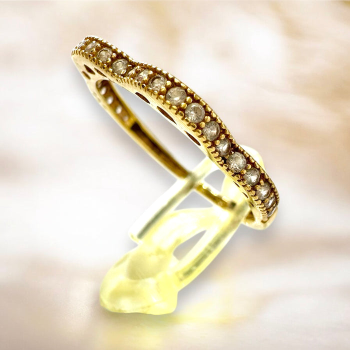 18k Gold  Band Ring | Elegant Wavy Design | Hallmarked 750 | Size 6.2