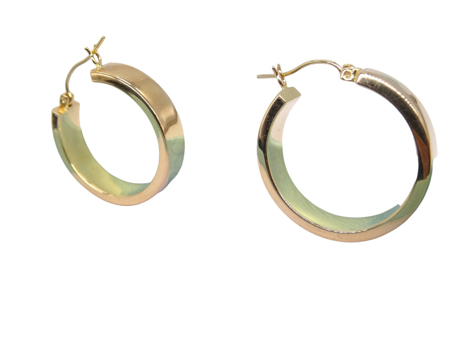 Timeless 18k Gold Hoops Earrings. 1in h, 3.9g