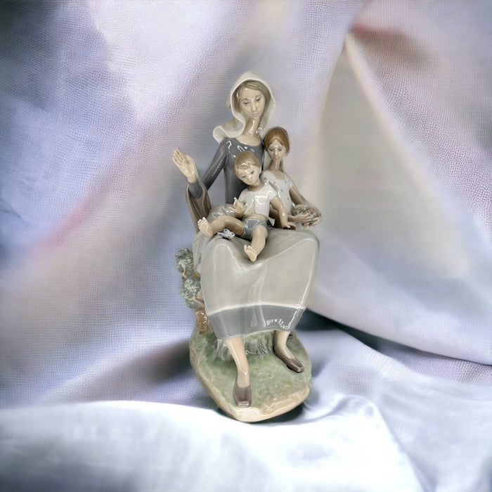 Retired Lladro Mother Figurine, Glazed, Made in Spain 15”-EZ Jewelry and Decor