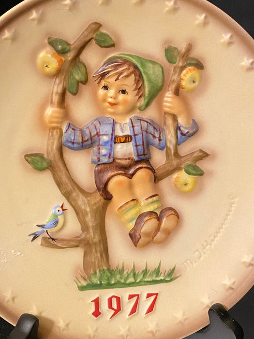 Annual Plate 1977 AppleTree BoyVintage Goebel Hummel Annual Plate # 270-EZ Jewelry and Decor