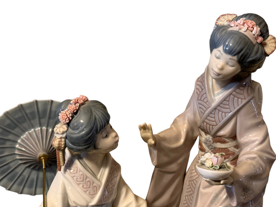 Vintage Lladro Springtime in Japan # 1445, Georgeous Hand Made Porcelain Figurine 13” T x 14.5”, Hand Made In Spain. No Box-EZ Jewelry and Decor