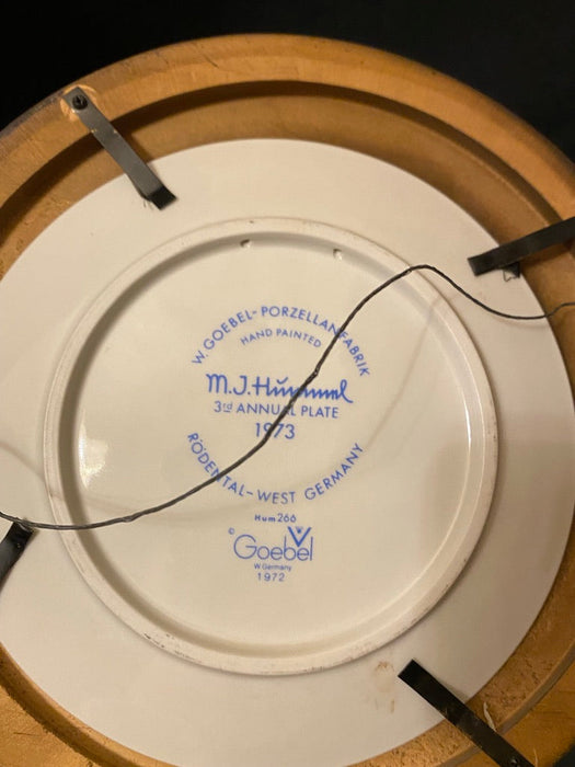 Vintage Goebel Hummel-Annual  Plate 1973-#266- Globe Trotter-EZ Jewelry and Decor