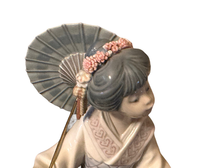 Vintage Lladro Springtime in Japan # 1445, Georgeous Hand Made Porcelain Figurine 13” T x 14.5”, Hand Made In Spain. No Box-EZ Jewelry and Decor