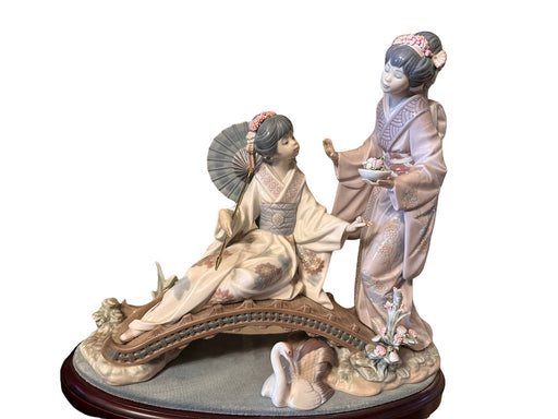Vintage Lladro Springtime in Japan # 1445, Georgeous Hand Made Porcelain Figurine 13” T x 14.5”, Hand Made In Spain. No Box-EZ Jewelry and Decor