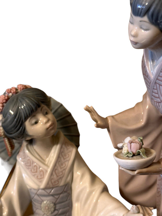 Vintage Lladro Springtime in Japan # 1445, Georgeous Hand Made Porcelain Figurine 13” T x 14.5”, Hand Made In Spain. No Box-EZ Jewelry and Decor