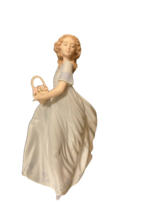 Vintage Lladro 6130, Spring Enchantment, Porcelain Sculpture, 9,”Handmade in Spain Mint Condition.-EZ Jewelry and Decor