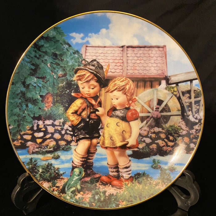 Vintage The Danbury Mint-  M I Hummel Plate- Little Companions Collection 1990 “Hello Down There” – 8”-EZ Jewelry and Decor