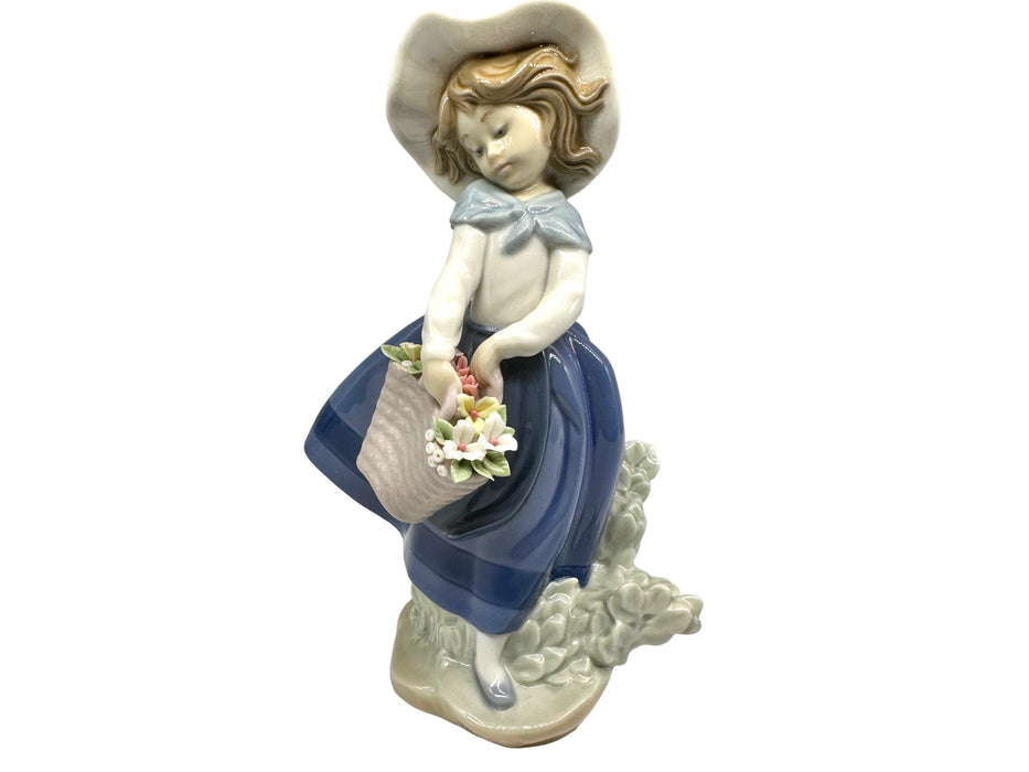 Lladro Limited Edition, Pretty Pickings, Hand Made, Hand Painted Porcelain Figurine  Made In Spain, Vintage 1983, No Box-EZ Jewelry and Decor