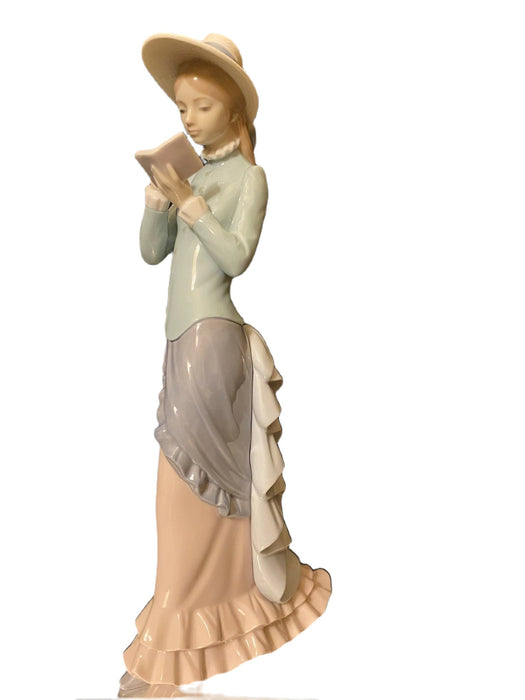 Vintage Lladro Figurine #5000 Lady Reading A Book 14" Handmade In Spain Mint Condition.-EZ Jewelry and Decor