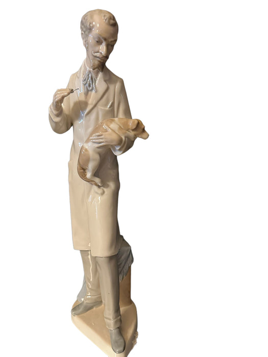 Retired Vintage Lladro Veterinarian With Dog Porcelain Figurine. No. 4825. 13” T-EZ Jewelry and Decor