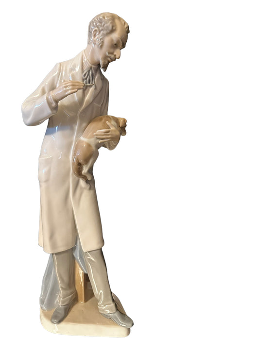 Retired Vintage Lladro Veterinarian With Dog Porcelain Figurine. No. 4825. 13” T-EZ Jewelry and Decor