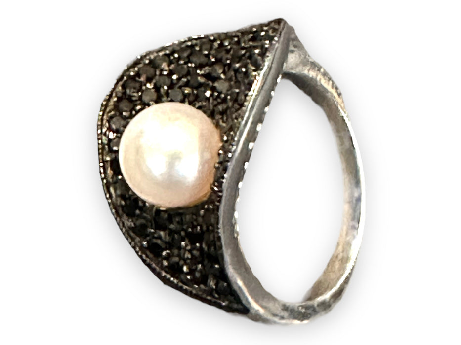 Kwan Cultured Pearl and Black Spinel Cocktail Ring , Silver Ring with a Pearl, Size 8-EZ Jewelry and Decor