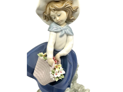 Lladro Limited Edition, Pretty Pickings, Hand Made, Hand Painted Porcelain Figurine  Made In Spain, Vintage 1983, No Box-EZ Jewelry and Decor