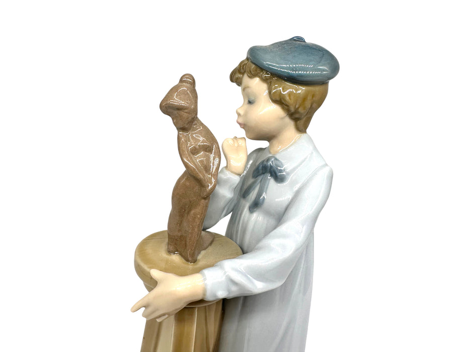 Retired Lladro Little Sculptor Gloss. Hand Made, Hand Painted Porcelain Figurine  Made In Spain Mint in Original Box, 11 inch-EZ Jewelry and Decor